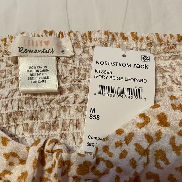 URBAN Romantics Tan Puff Sleeve Cropped Blouse - Picture 3 of 4